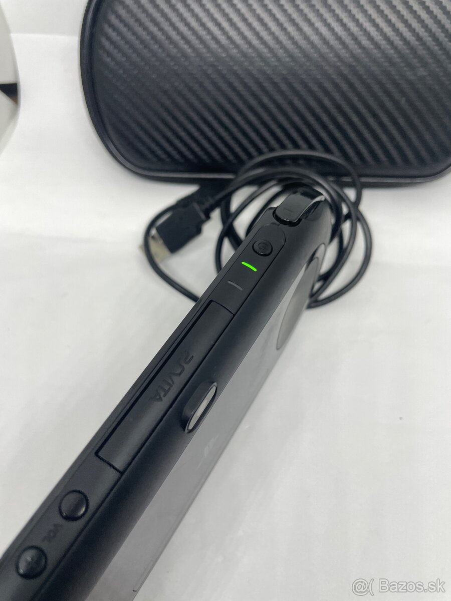 PS Vita PCH-2004 LCD verzia - 9