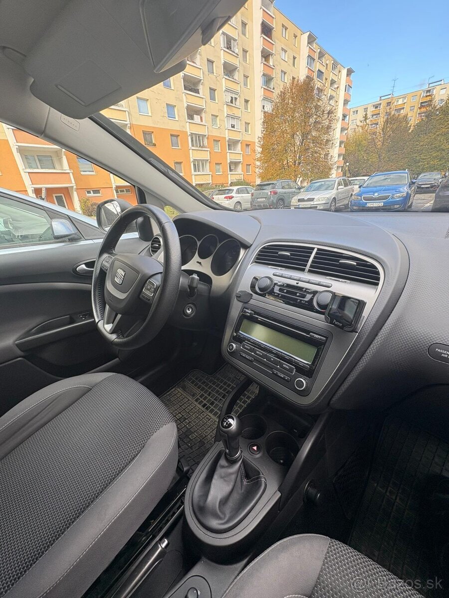 Výborné rodinné auto na predaj - 9