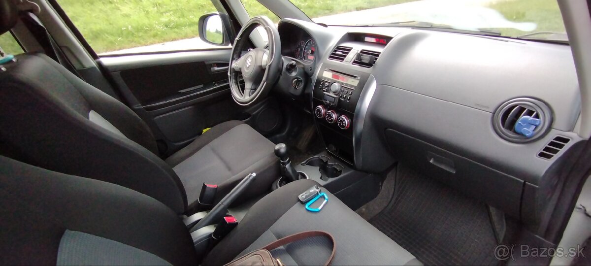 SUZUKI SX4 sedan 1,6vvti 79kw r.2010 - 9