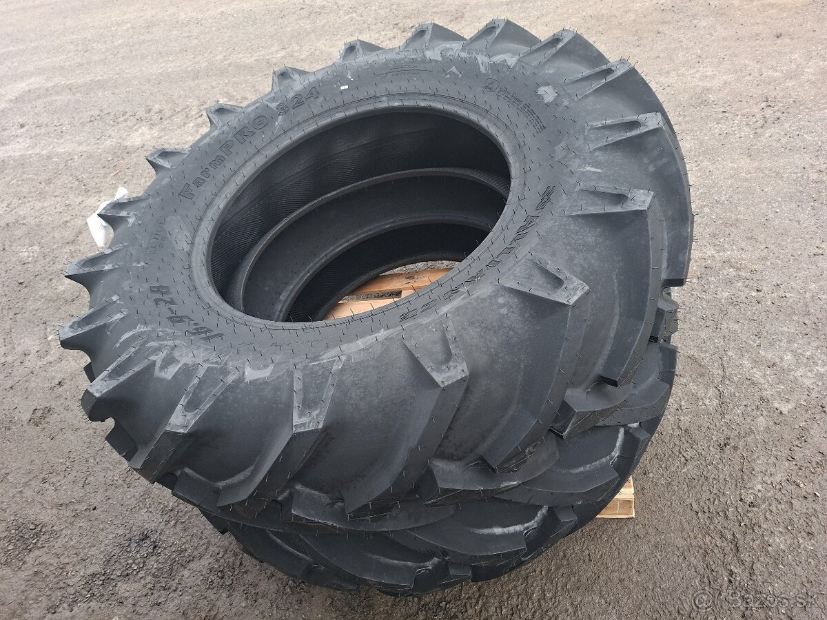 TRAKTOROVA PNEUMATIKA,PLAST GUMA TRAKTOR ZETOR - 9