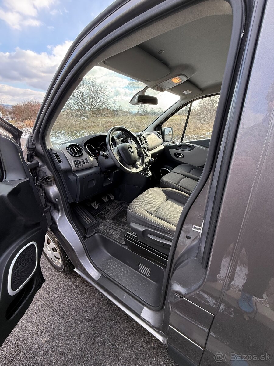 Renault trafic bus - 9