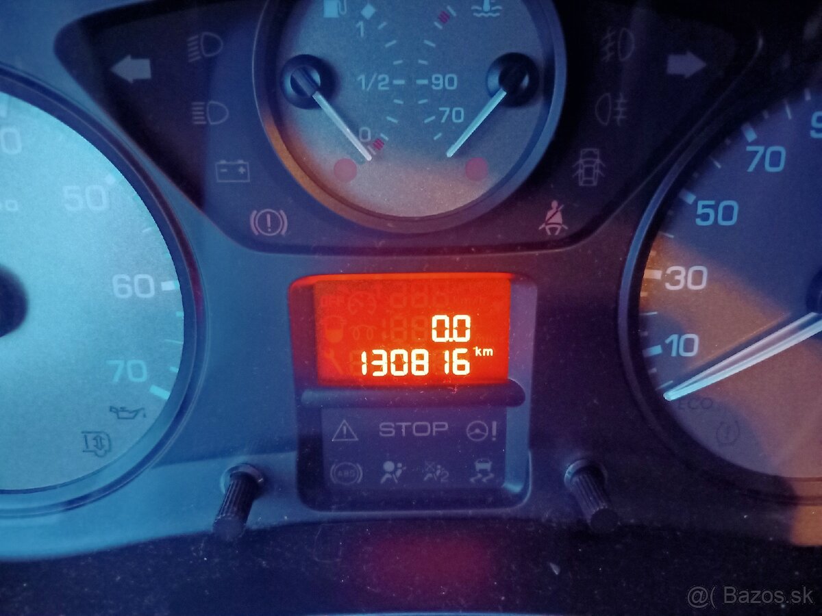 Predám Citroën Berlingo 1,6HDI 84kw XTR výbava Multispace - 9