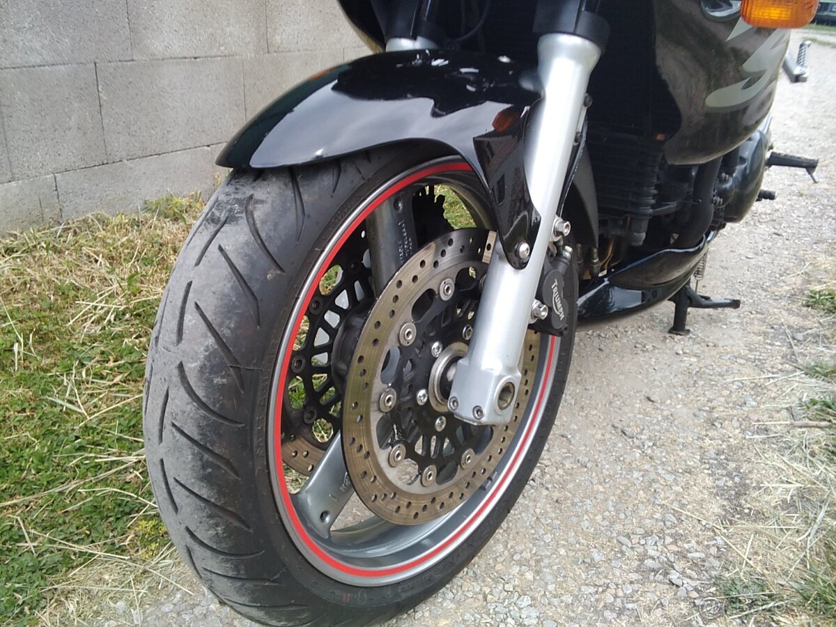 Triumph Sprint RS 955i - 9