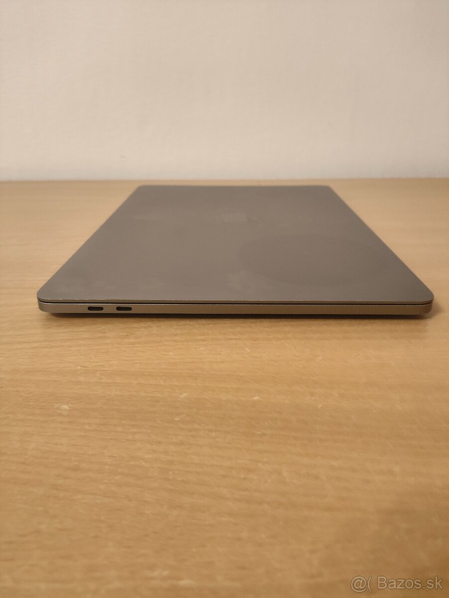 MacBook Pro 2018 | Core i5 • 8GB • SSD - 9