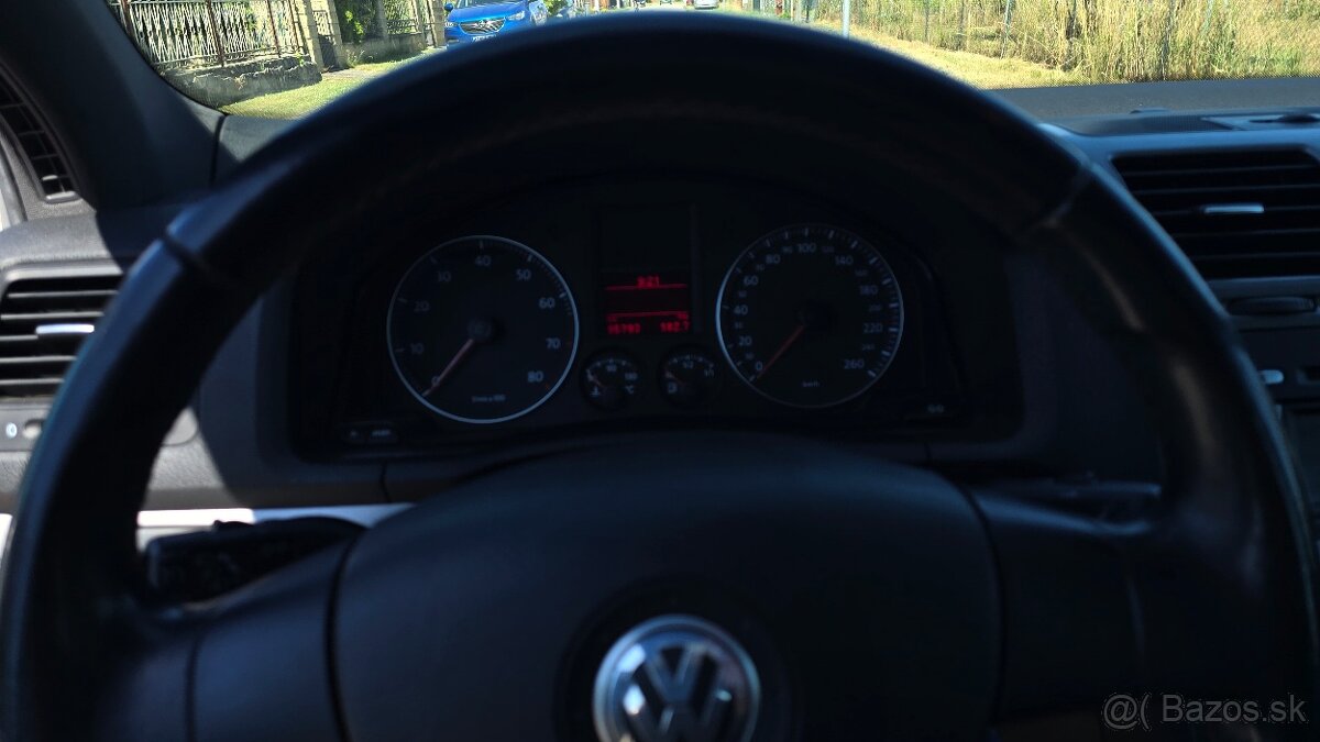Volkswagen Golf 5 1,6 75kW - 9