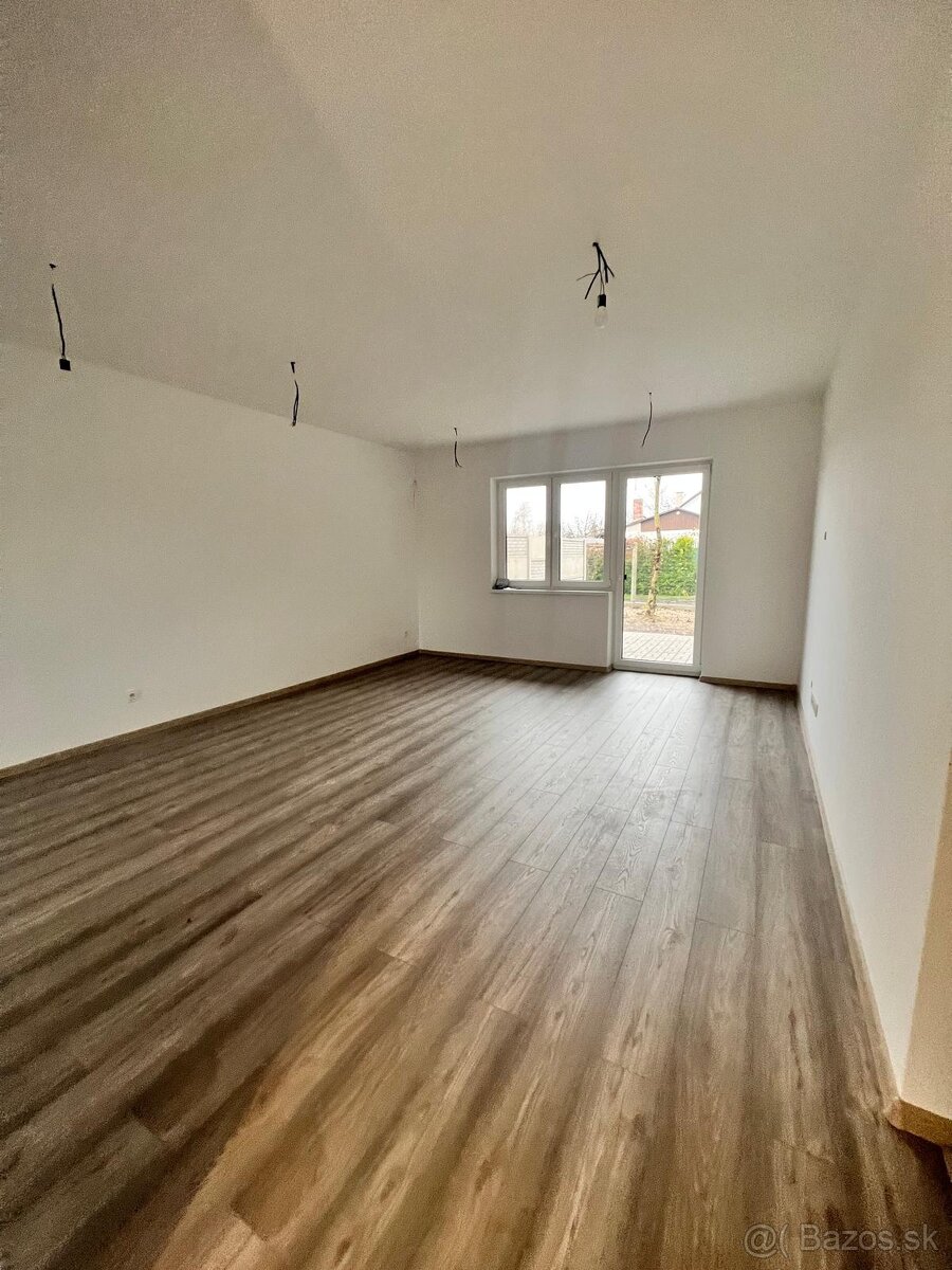 EXKLUZÍVNE- Novostavba hneď pri centre Dunajskej Stredy - 9