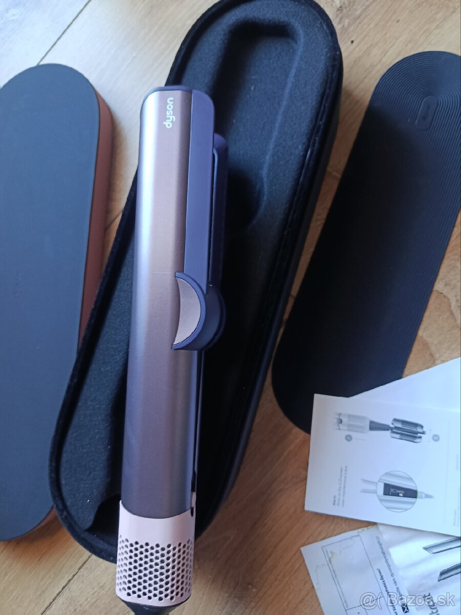 Zehlička na vlasy Dyson Airstrait - 9