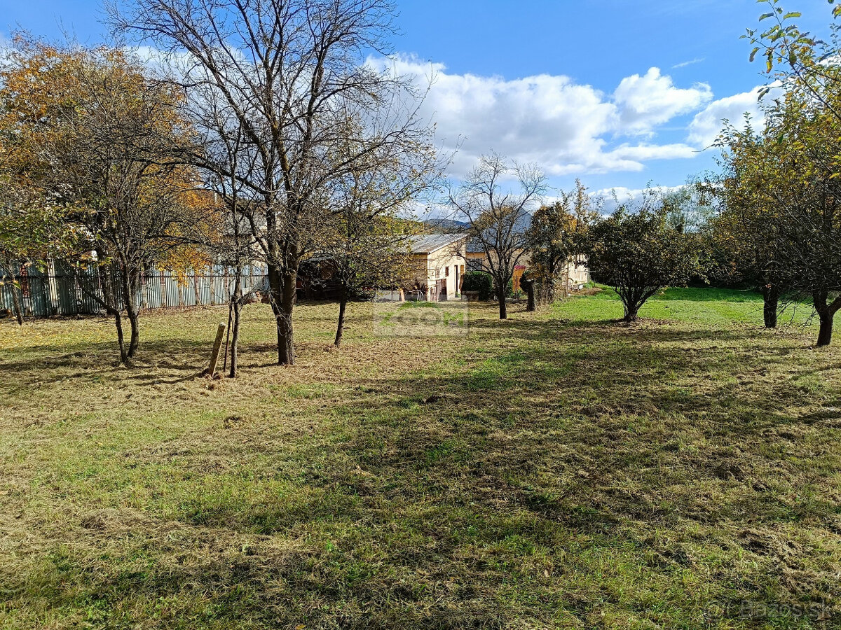 Bystré – slnečný, rovinatý pozemok s hosp. budovou, 872 m2 - 9