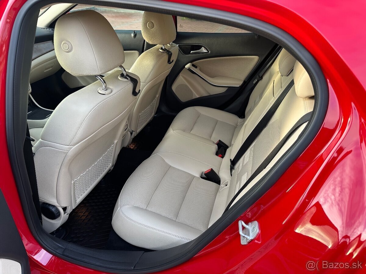 Mercedes Gla 180 benzín 96293km - 9