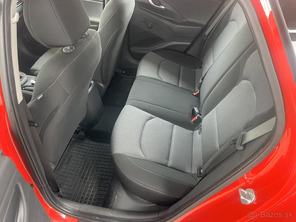 Hyundai I30, 1.5 DPI, model 2023, 33 000km - 9