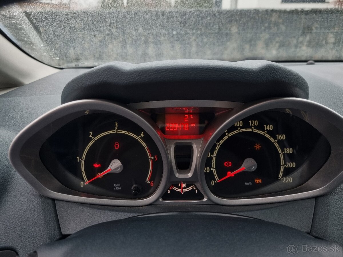 Predám Ford Fiesta 1.6 TDCi - 9