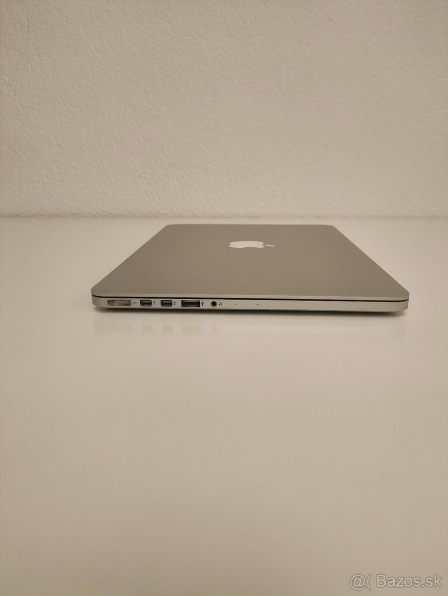 MacBook Pro 2015 | i5 • 8GB • 256GB SSD - 9