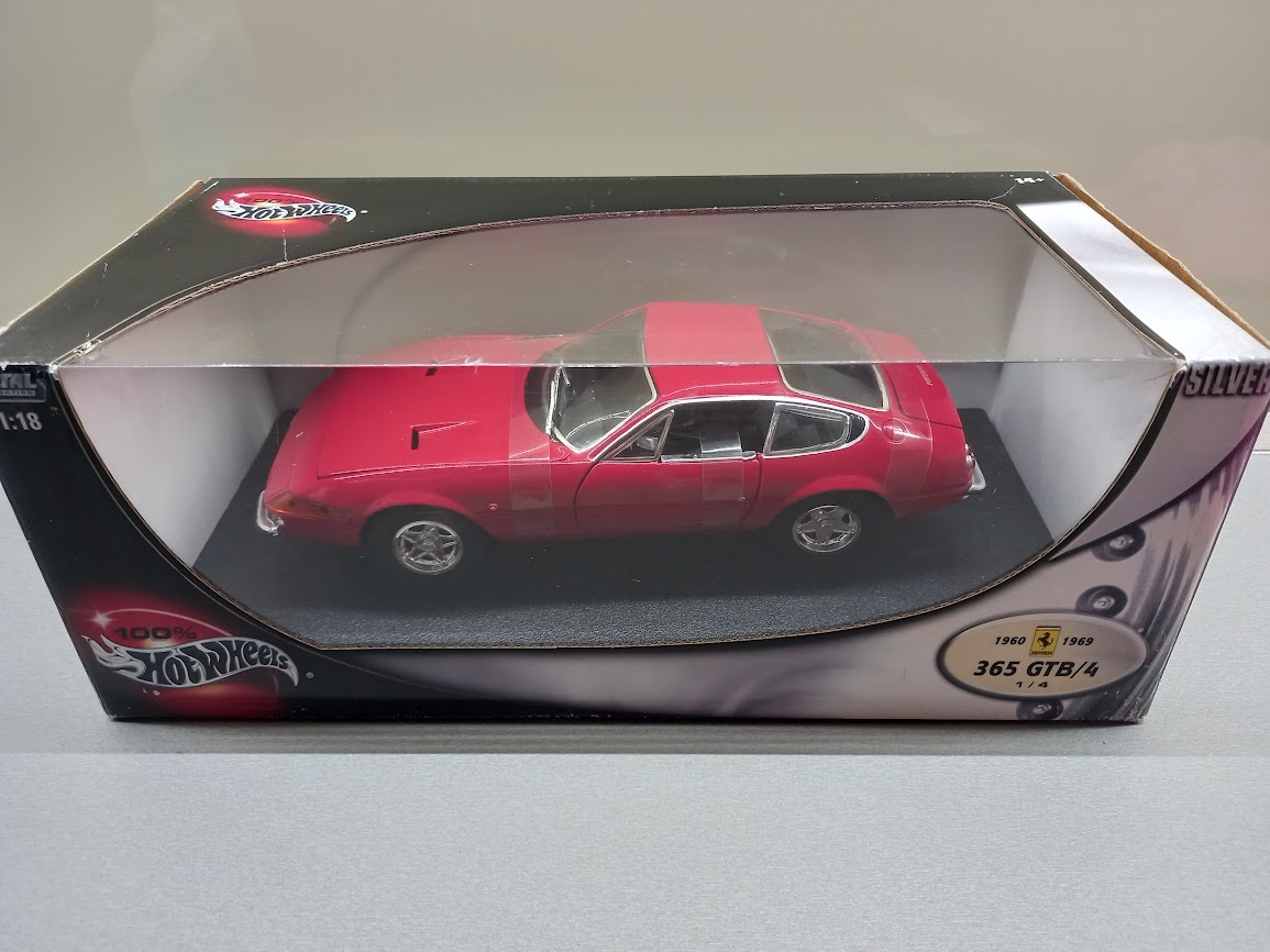 FERRARI 365GTB/4 HOTWHEELS 1:18 - 9