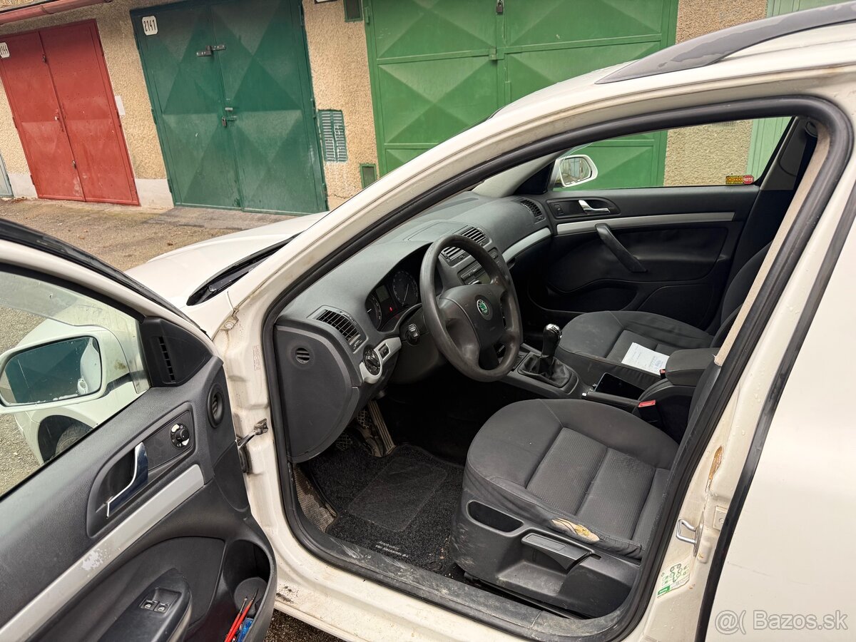 Škoda Octavia Combi 1.9 TDI , r. 2005, 2.majitel - 9