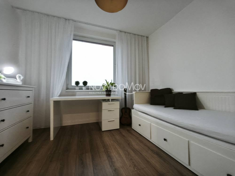 P R E N Á J O M - 9