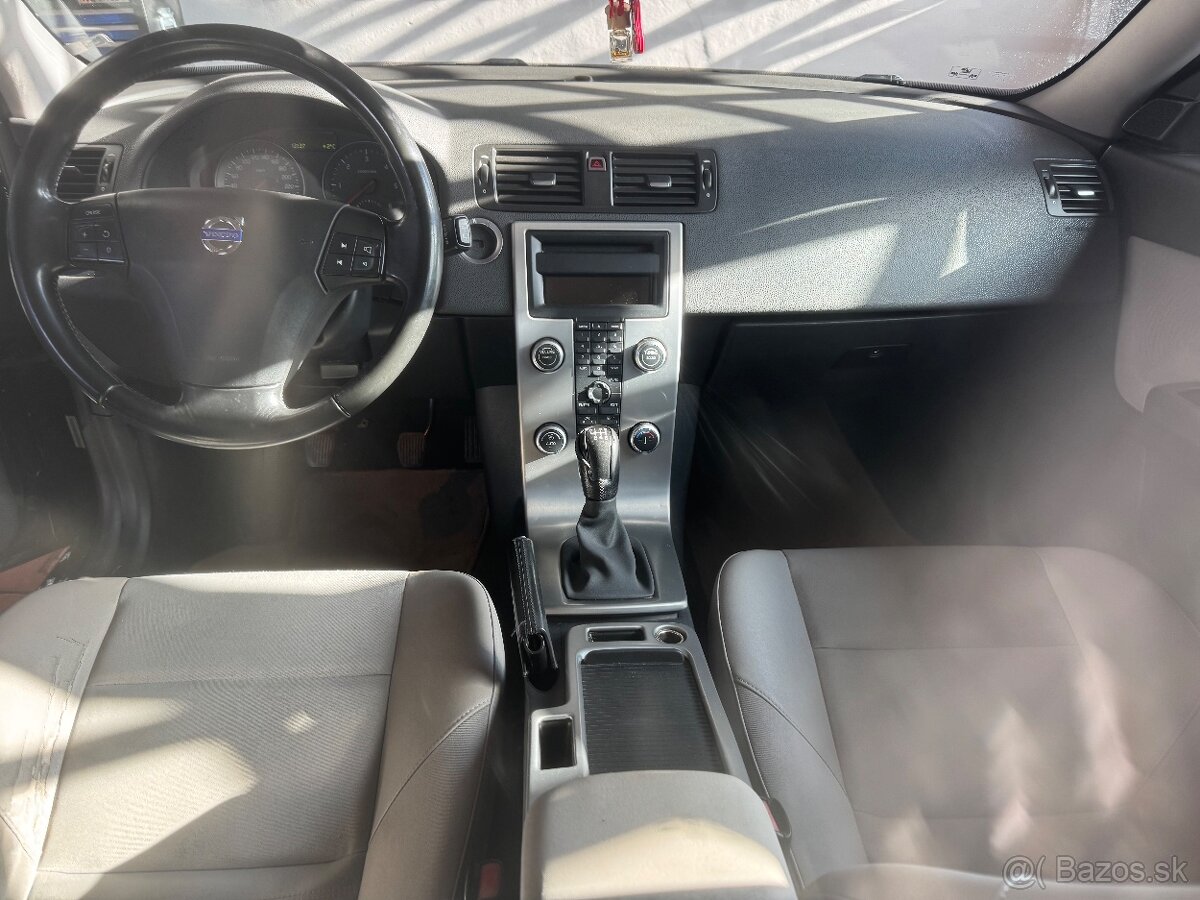 VOLVO V50 2.0 100kw diesel M6 model 2009 - 9