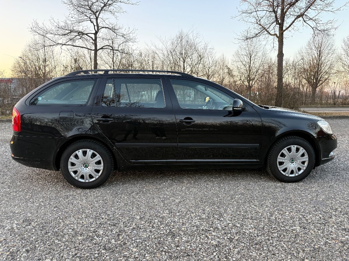 Skoda Oktavia Combi - 9