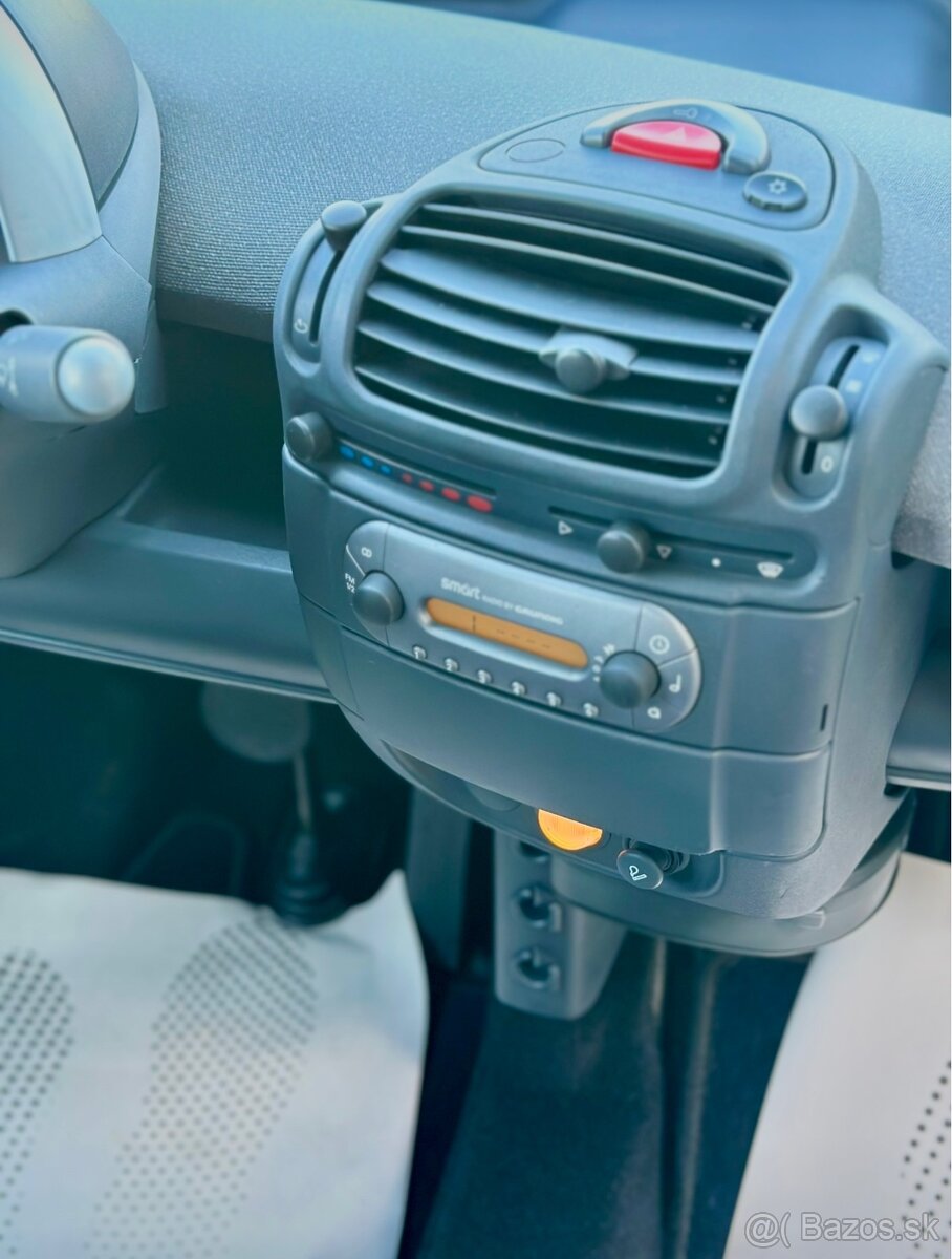 Predám Smart ForTwo kabriolet automat klíma - 9