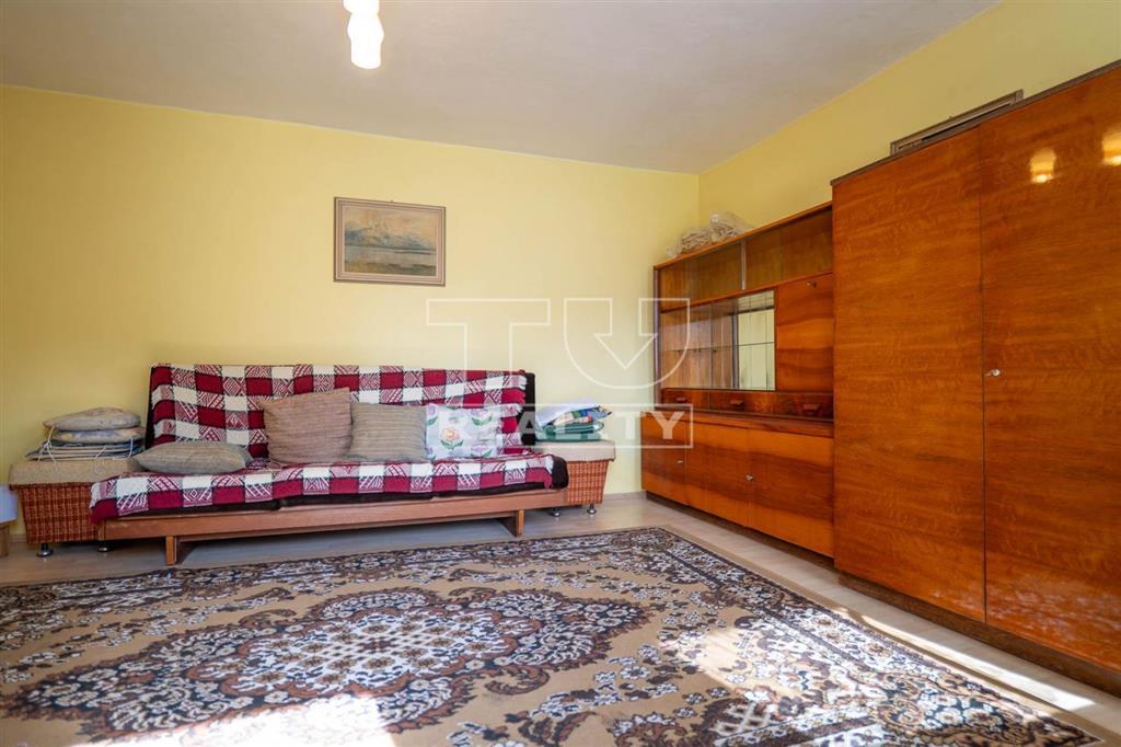 REZERVOVANÉ - RODINNÝ DOM v obľúbenej obci Mojš s 1000m2... - 9