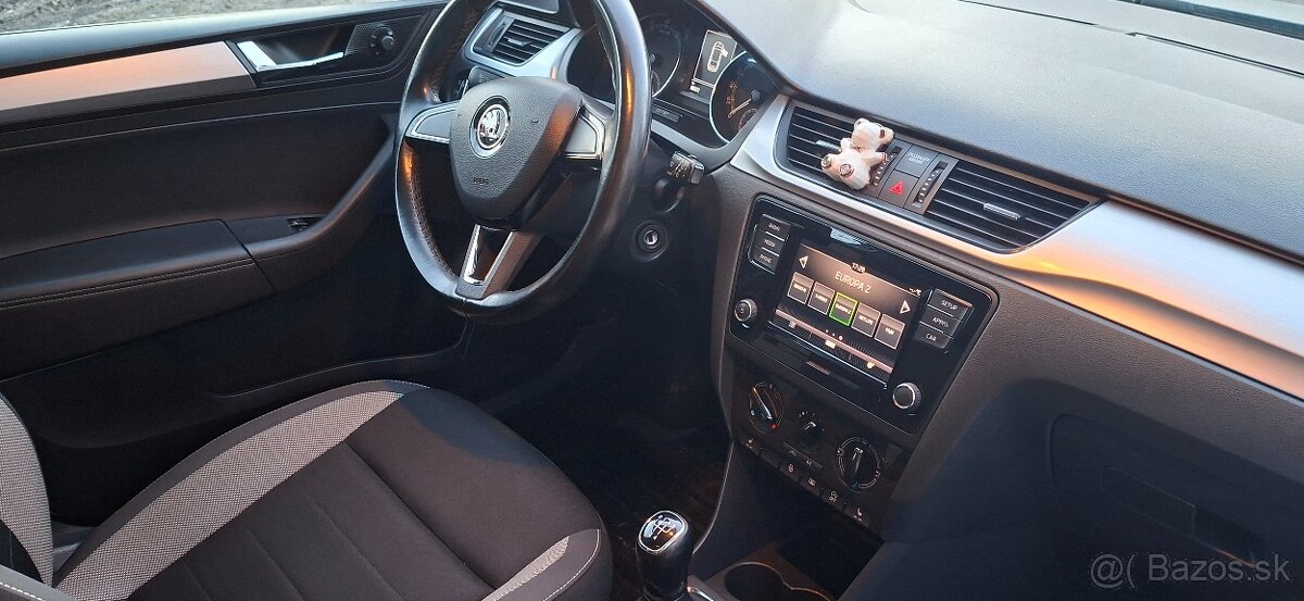 Predám škodu rapid spaceback - 9