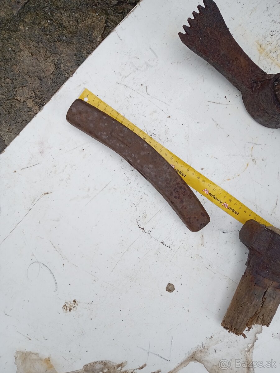 Staré náradie na dekoráciu - 9