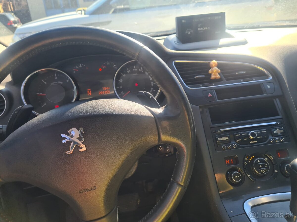Peugeot 5008 facelift 1,6hdi automat rok 2014 - 9