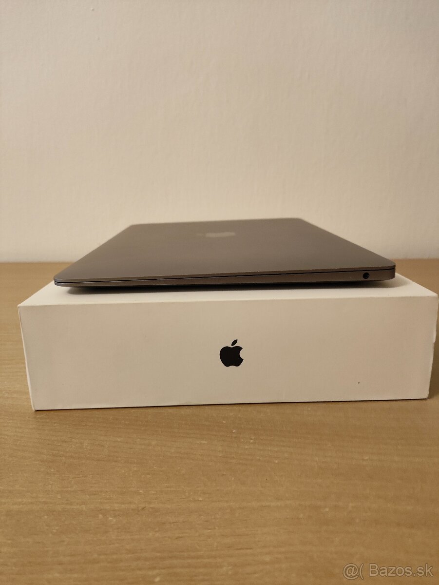 MacBook Air 13 2020 | Core i3 • 8GB • SSD - 9