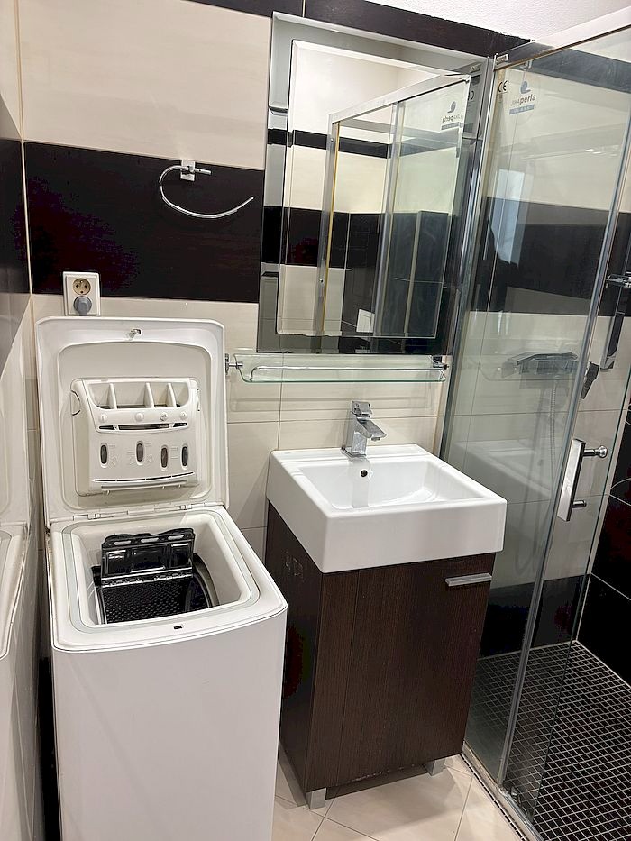 Prenájom veľkometrážneho 1 izbového bytu 42 m2, v Priekope - 9