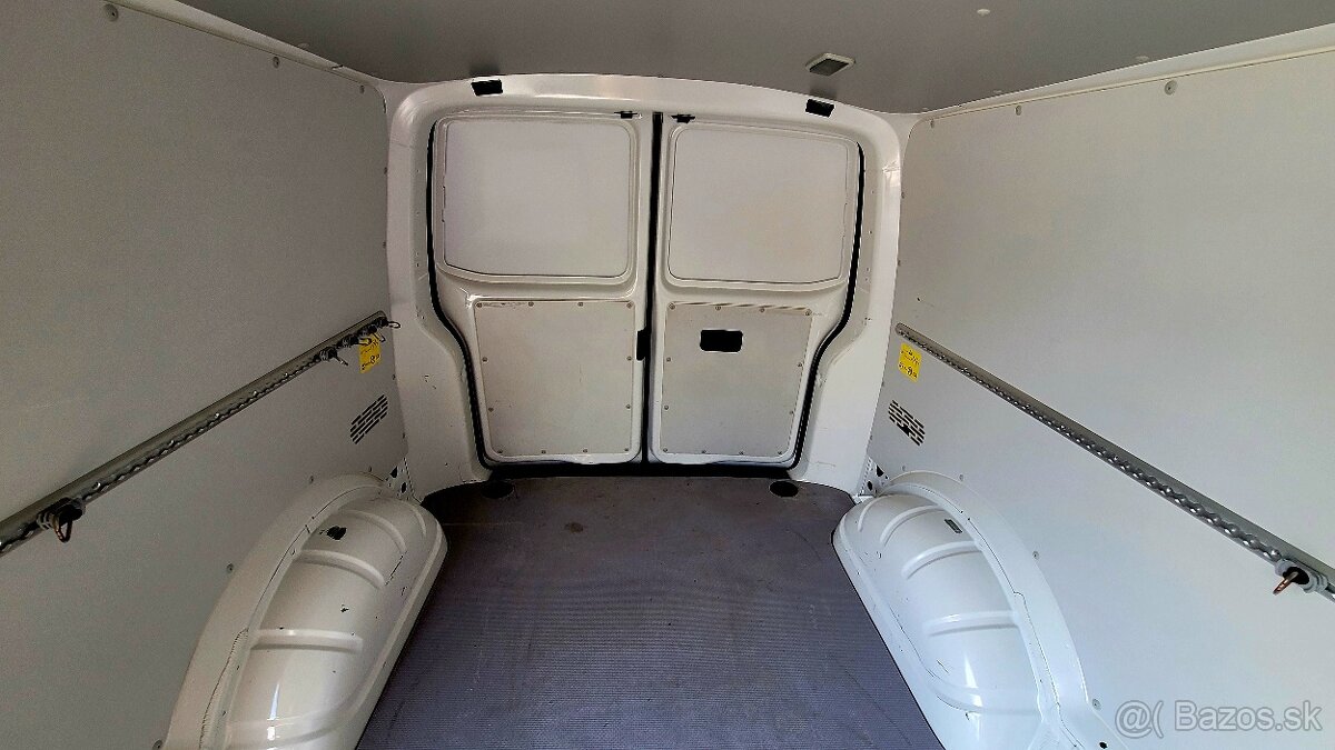 Volkswagen Transporter T5 2.0 TDI CR - 75 kw LONG - 9