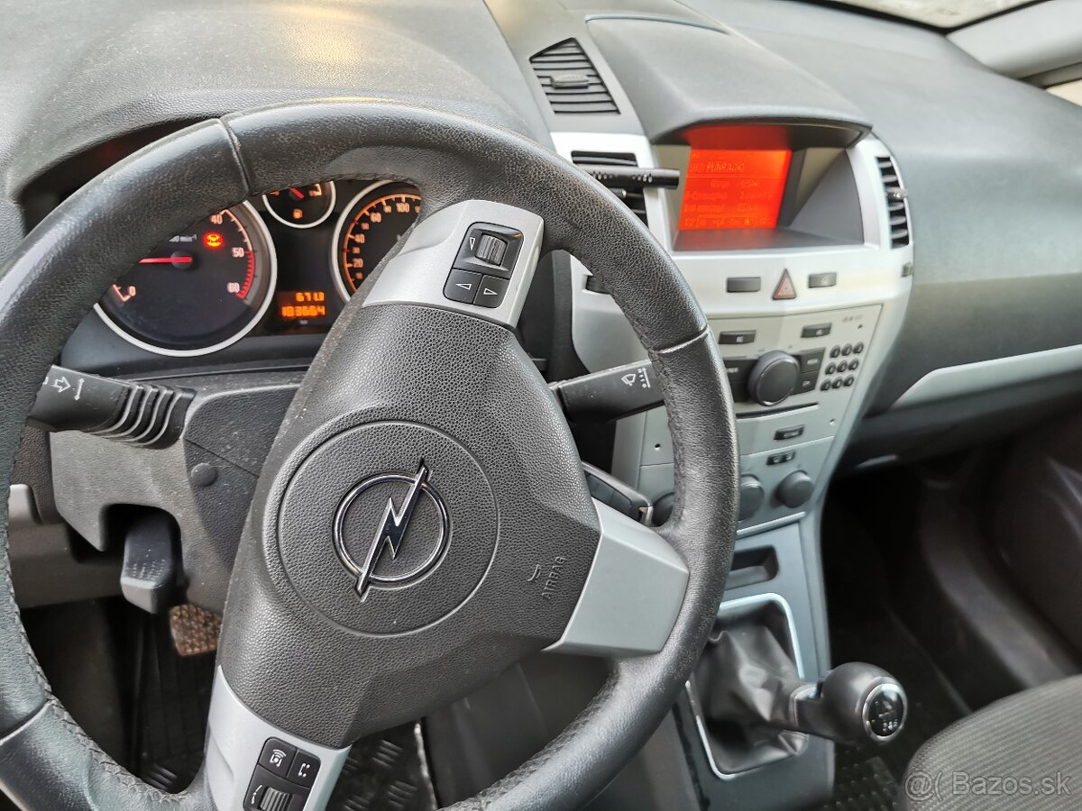 Opel zafira 1.7 cdti 7 miestne rok 2012 - 9