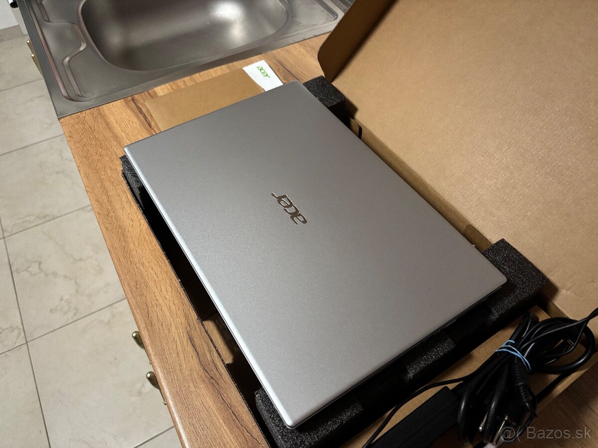 /15.6"/Acer/Notebook/4GB RAM DDR5/128GB NVMe SSD/Intel HD 2 - 9