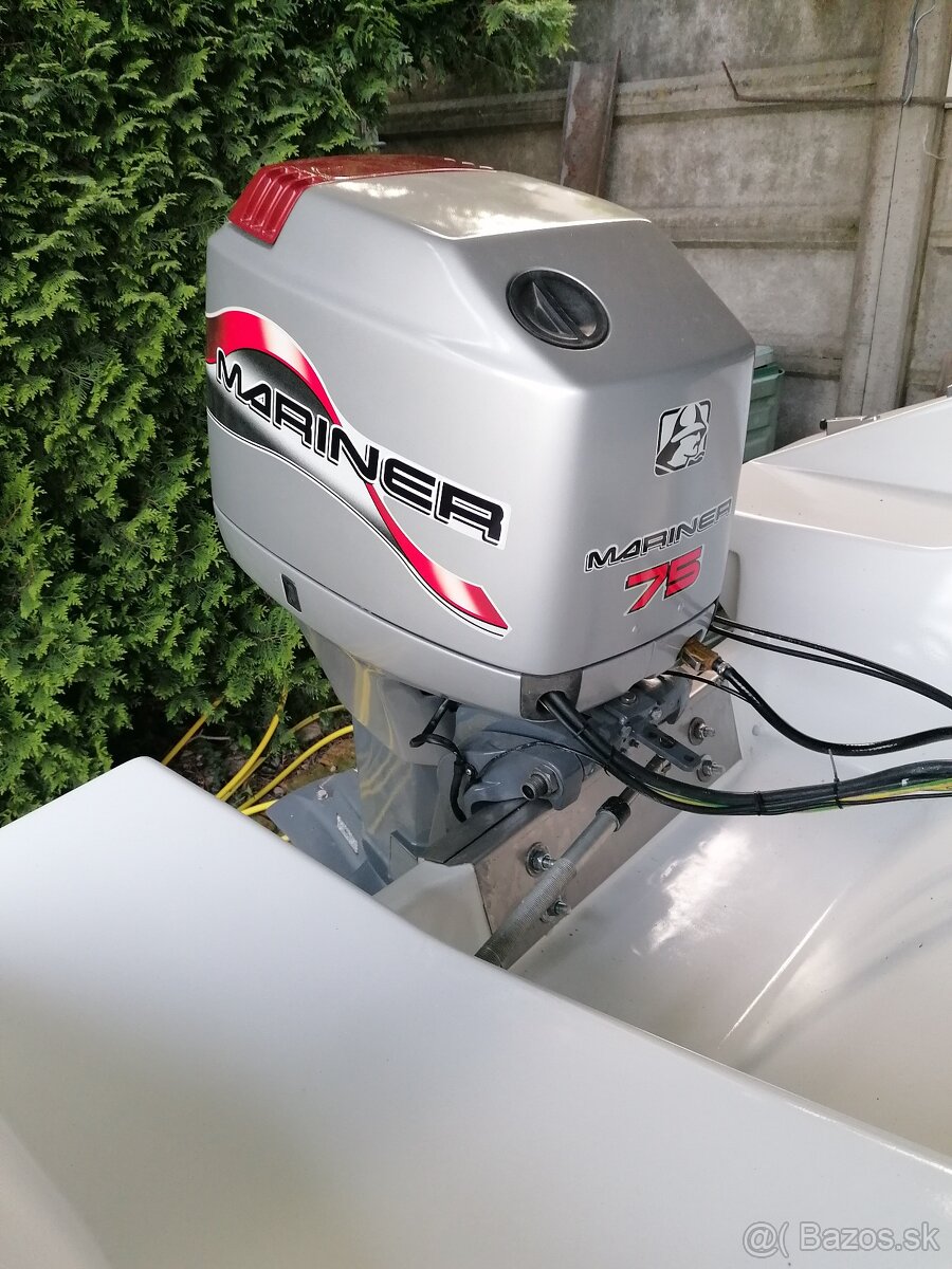 Predam motorovy čln Glastron - 9