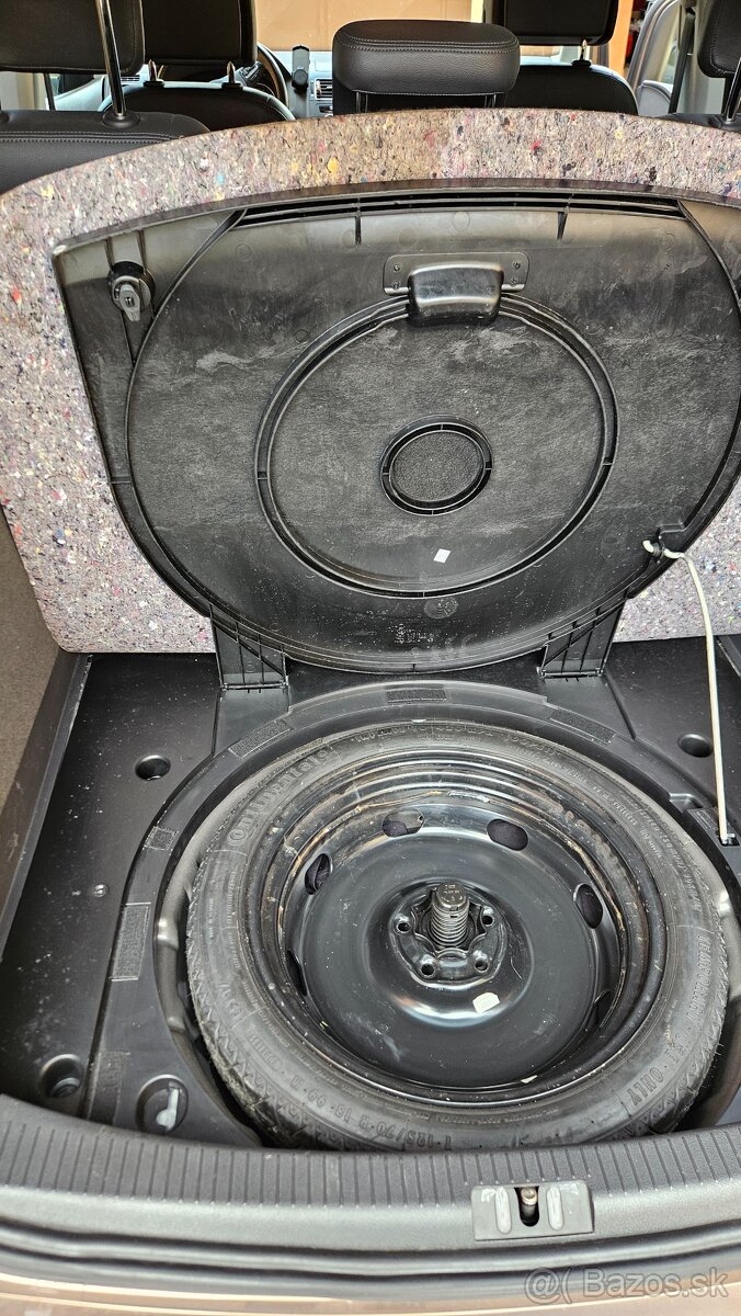 Volkswagen Touran 2.0TDi DSG r.v 2013 - 9