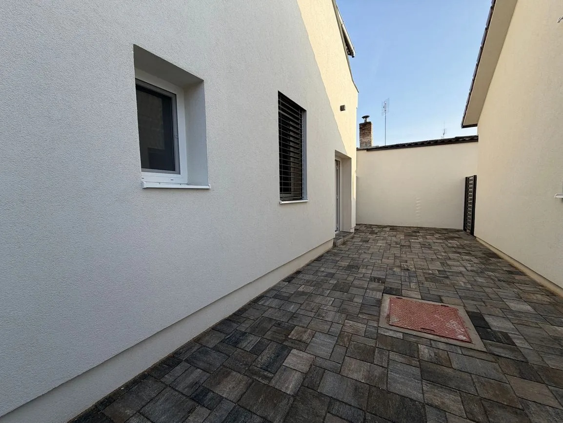 Moderný,nadštandardný byt v rodinnom dome so súkrom. dvorom - 9