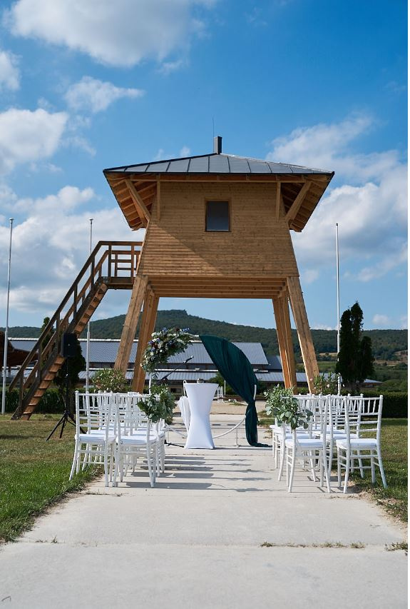 Biele chiavari stoličky - 9