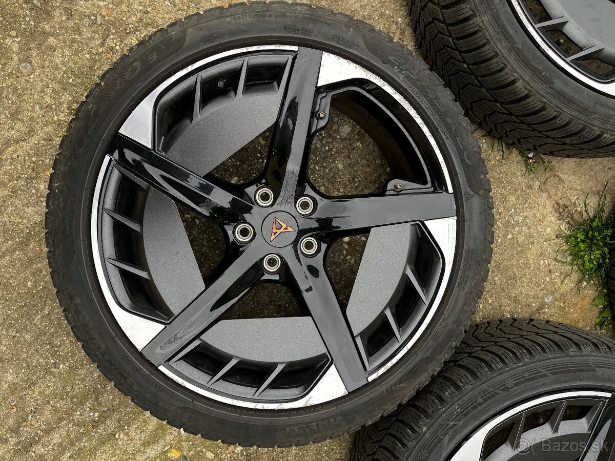 Kolesa Cupra Born 215/45 R20 - 9