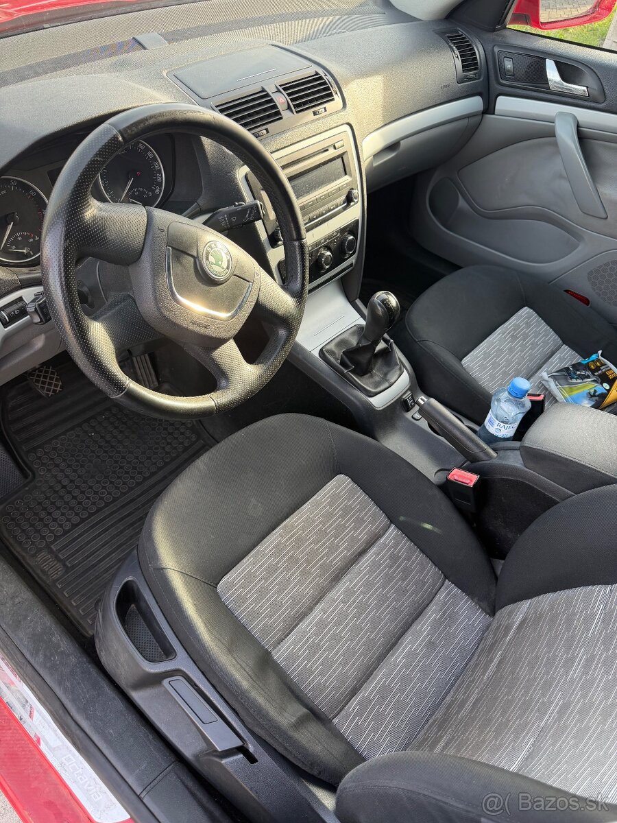 ŠKODA OCTAVIA II FACELIFT 1.6 MPI + LPG | 2010 | - 9