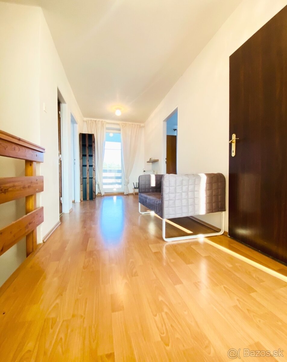 NA PRENÁJOM RODINNÝ DOM V LOKALITE TERASA - 9