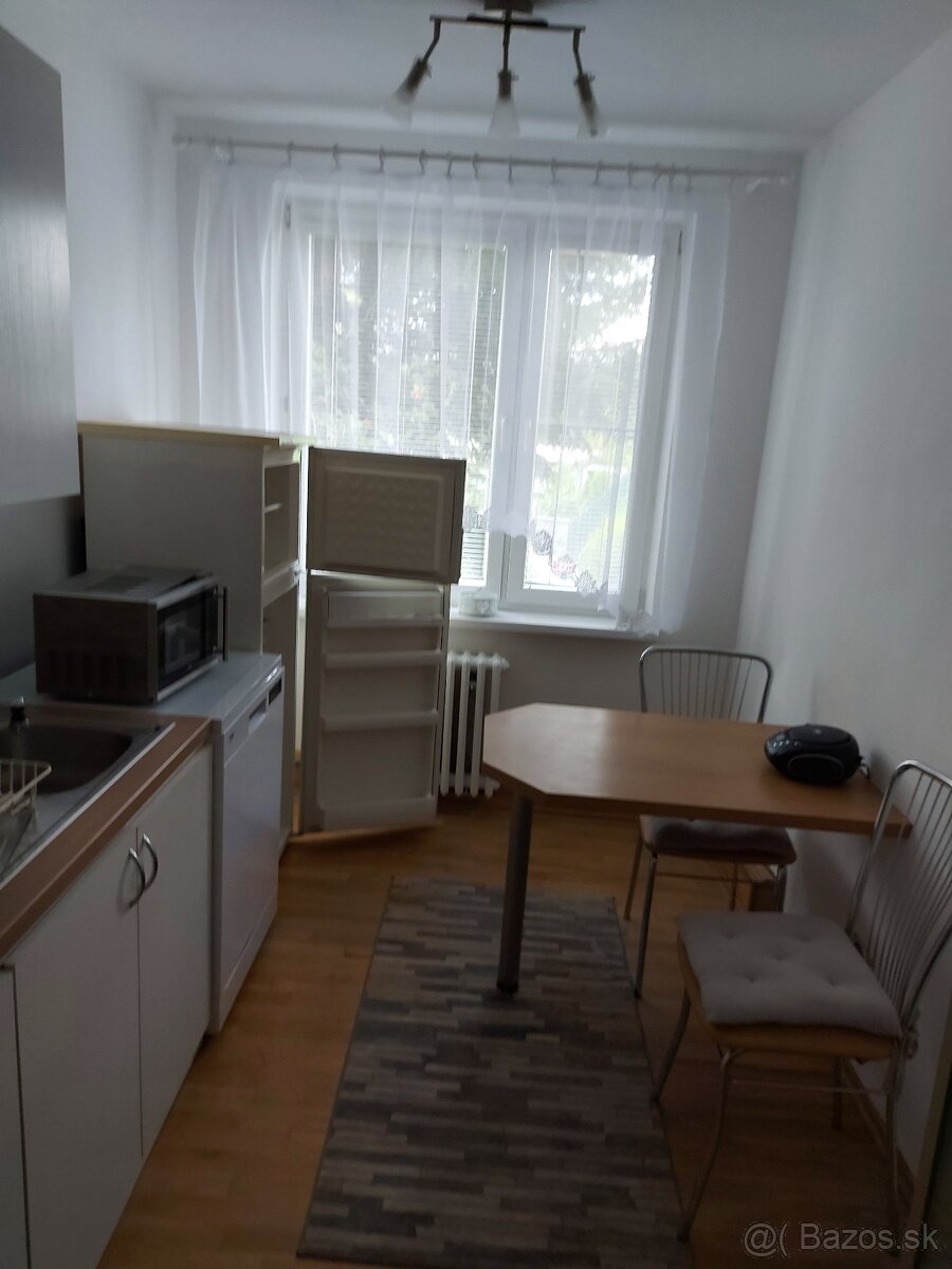 prenajmem 3 izbovy byt - 9