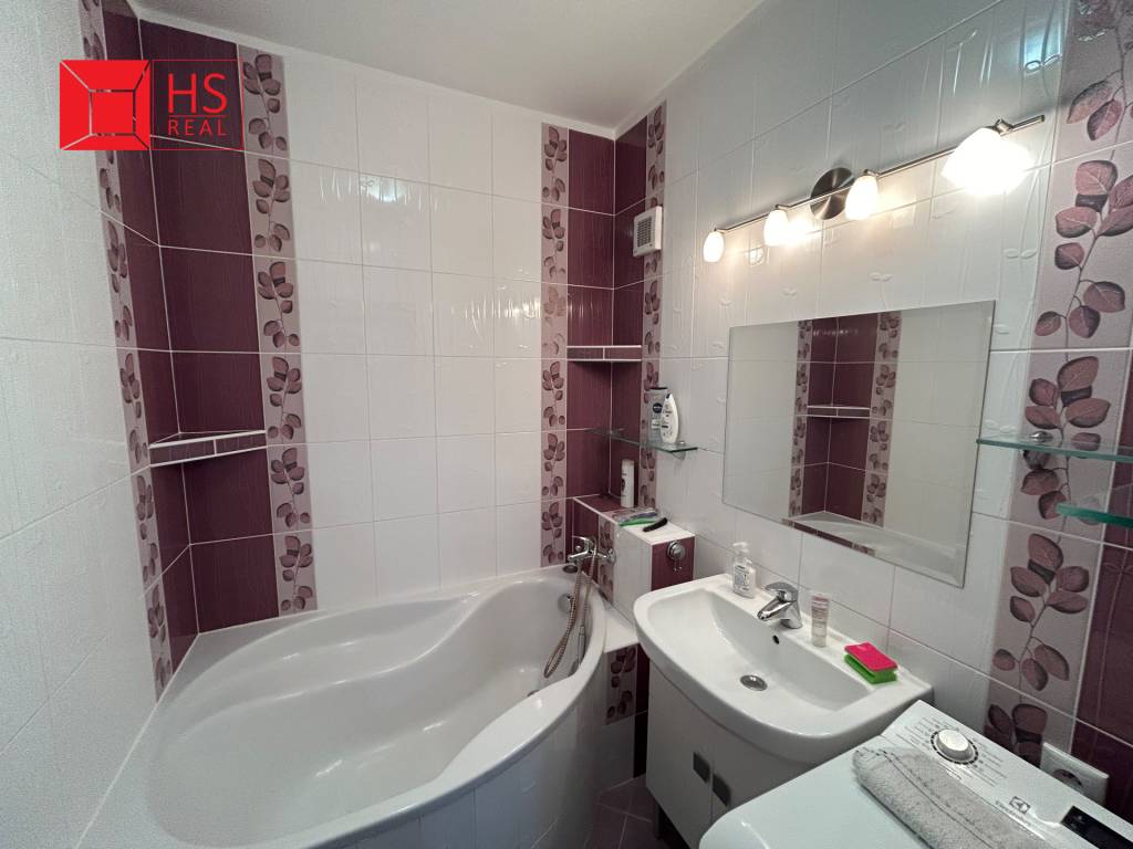 Prenájom priestranného 3 iz.bytu s loggiou v NZ - 9