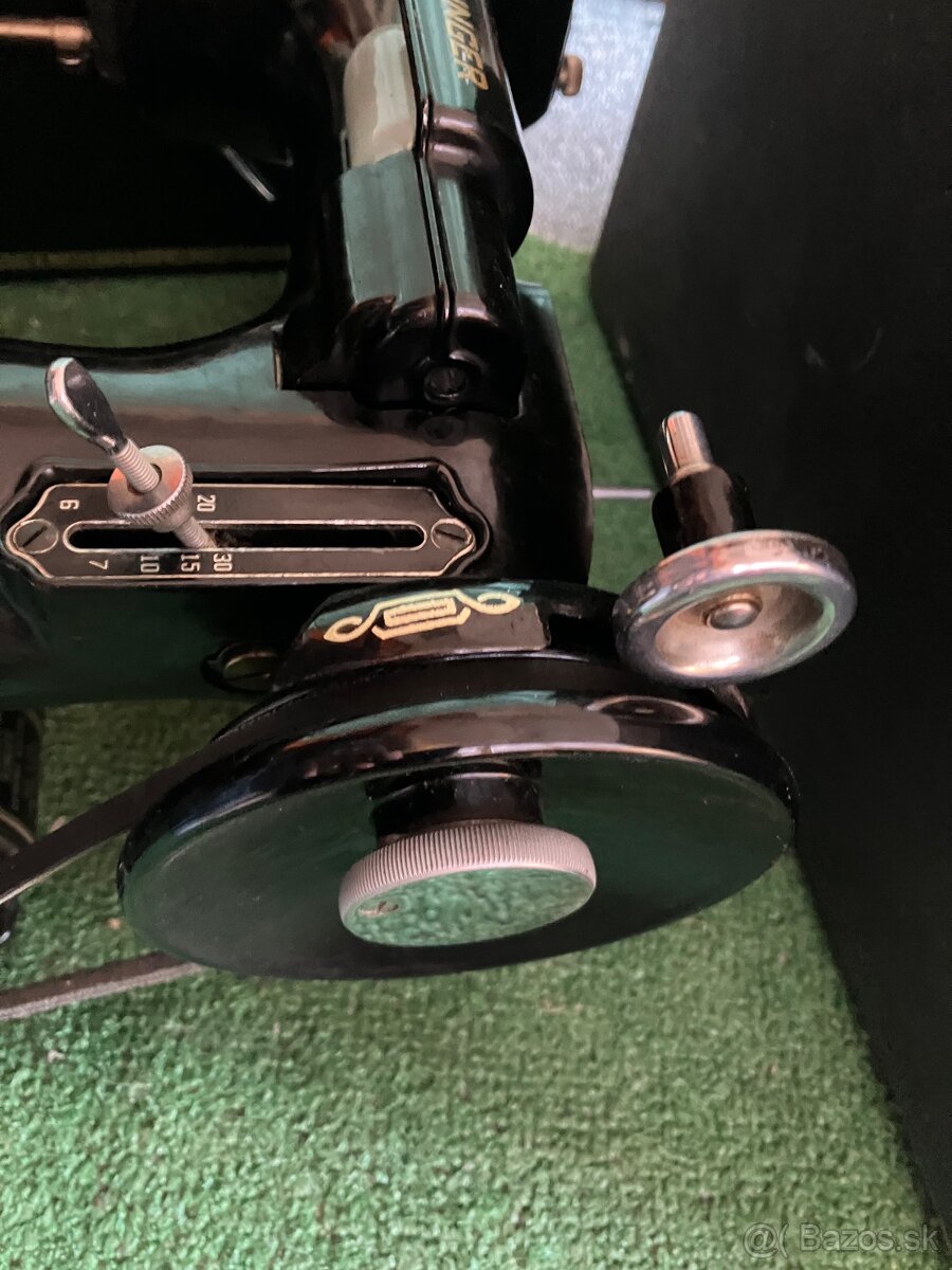 Singer Featherweight 221 - 9