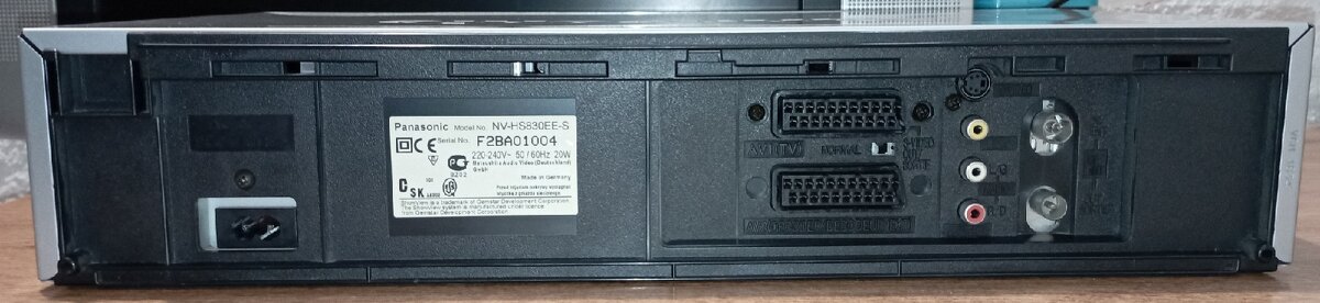 PANASONIC NV-HS830 .... S-VHS ET HIFI videorekorder .... - 9