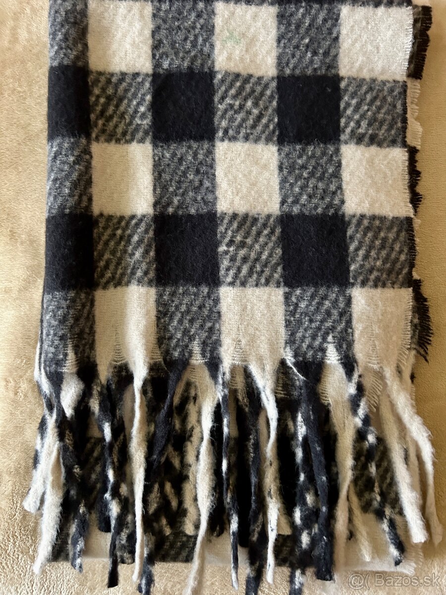 ČIERNA BUNDA zn.JDY č.L + šál - 9