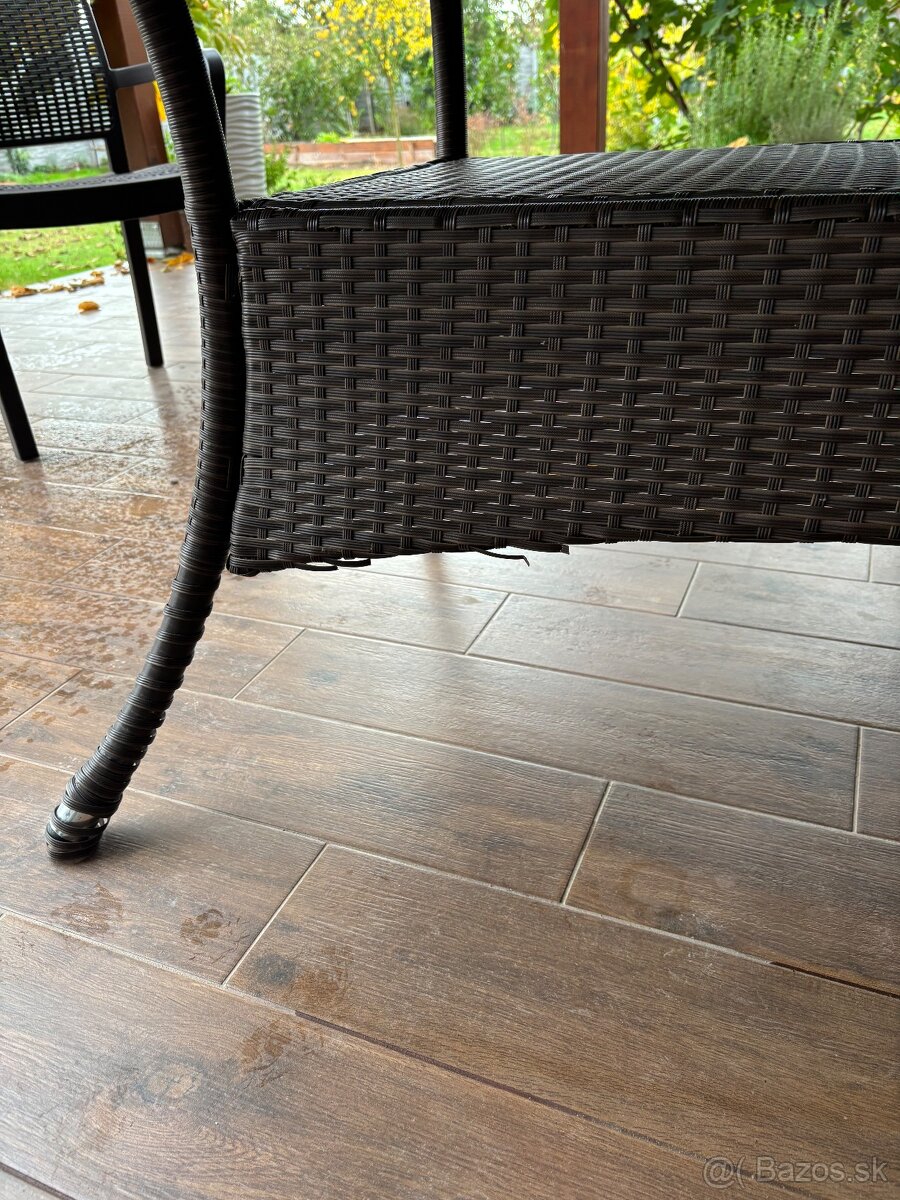 Stoličky keter a stôl z JYSK, zájradný nábytok - 9