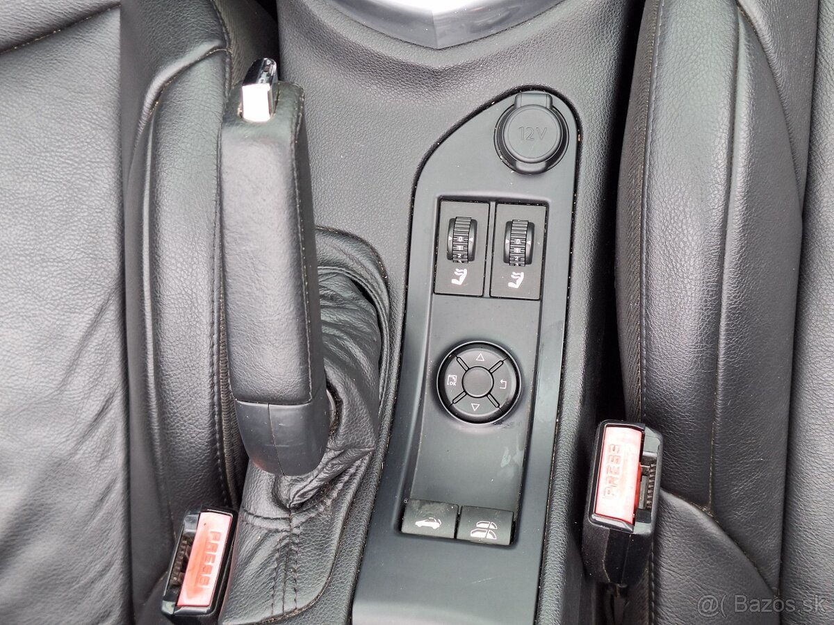 Peugeot 308, CC 2,0HDi TOP VÝBAVA - 9