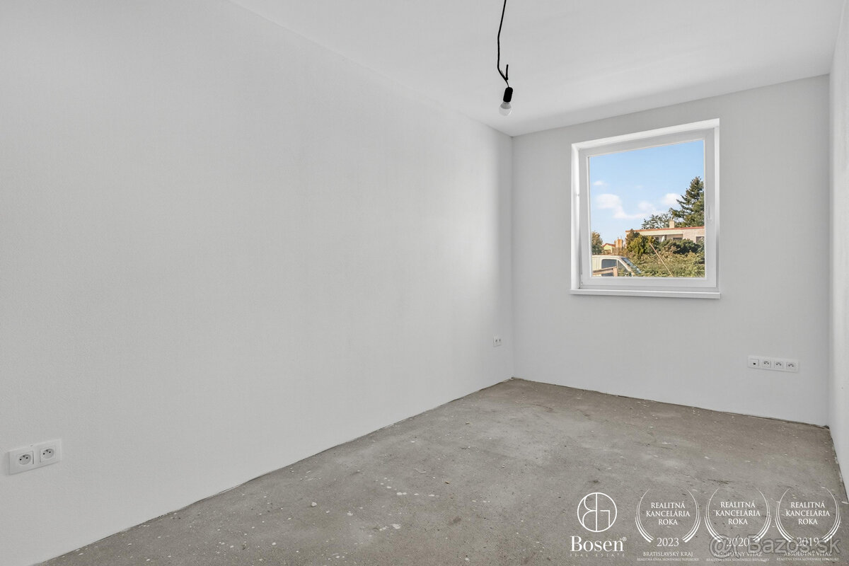 BOSEN | Na predaj 3 izbový rodinný dom, ktorý je súčasťou dv - 9