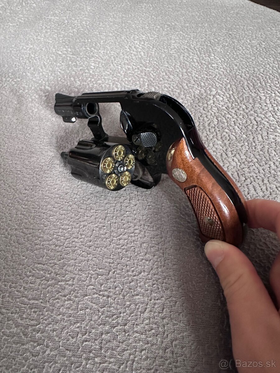 Smith & Wesson model 38 bodyguard - 9