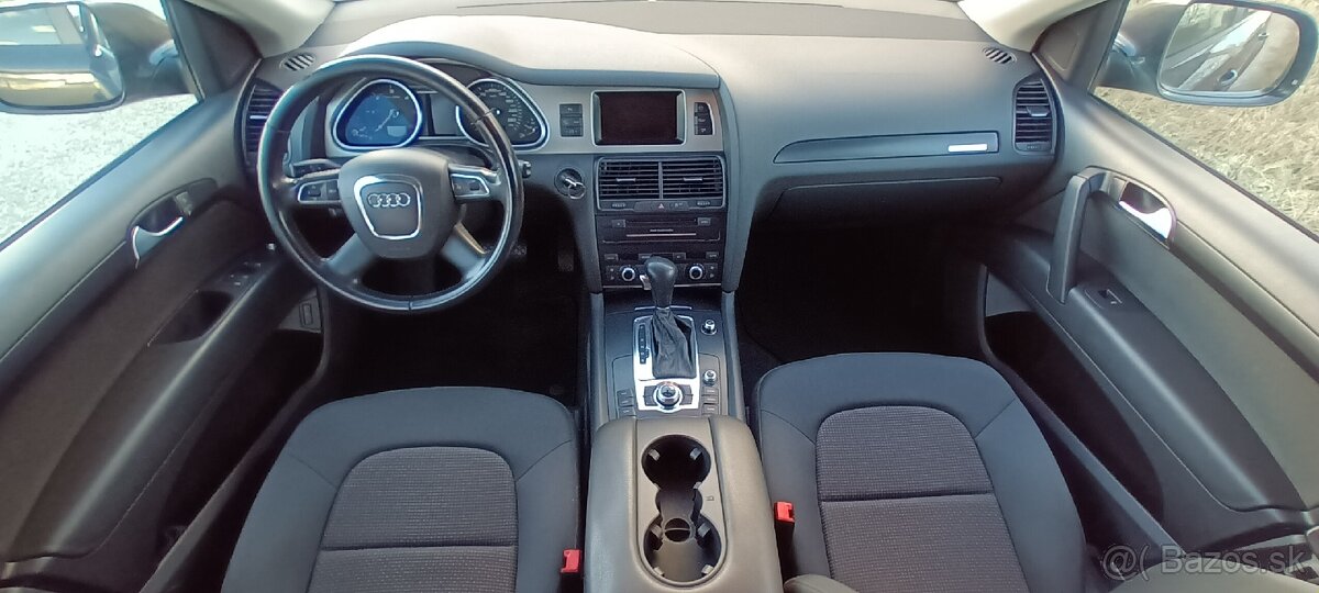 Audi Q7 3.0 TDi AT8 - 9