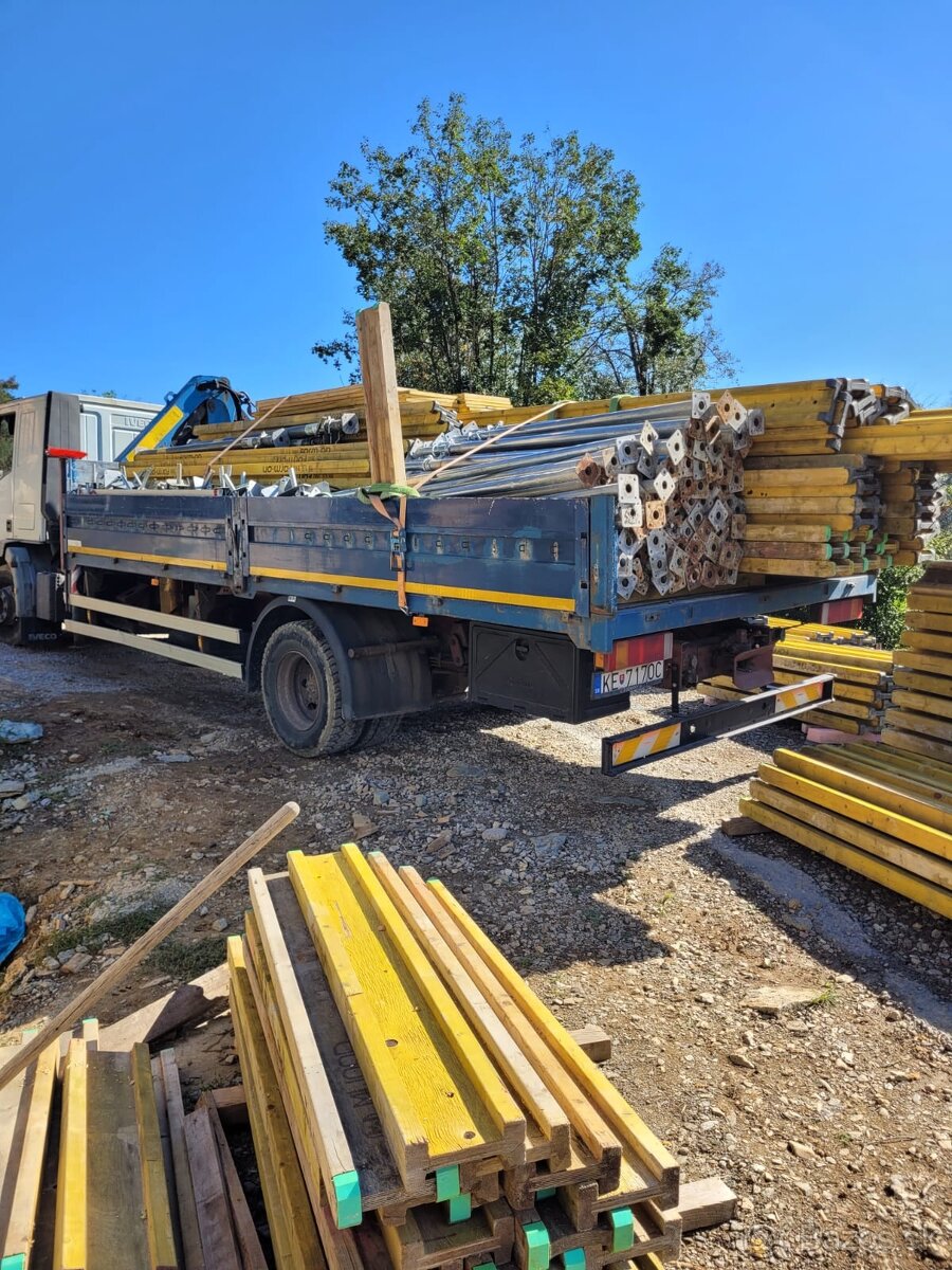 Preprava materiálu autom s hydraulickou rukou (8t, 8m dosah) - 9