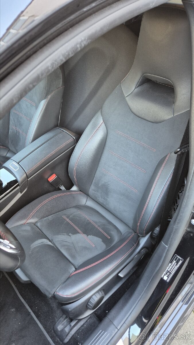 Mercedes-Benz A180 AMG,2022 - 9